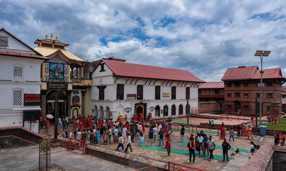 Pashupatinath-Entrance-Courtyard
